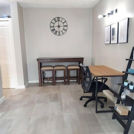 Modern Apartment At The Worthington Kingston Ngoại thất bức ảnh