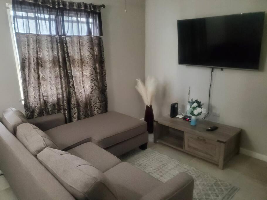 Modern Apartment At The Worthington Kingston Ngoại thất bức ảnh