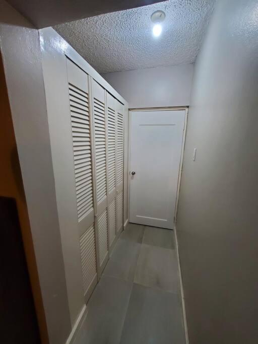 Modern Apartment At The Worthington Kingston Ngoại thất bức ảnh