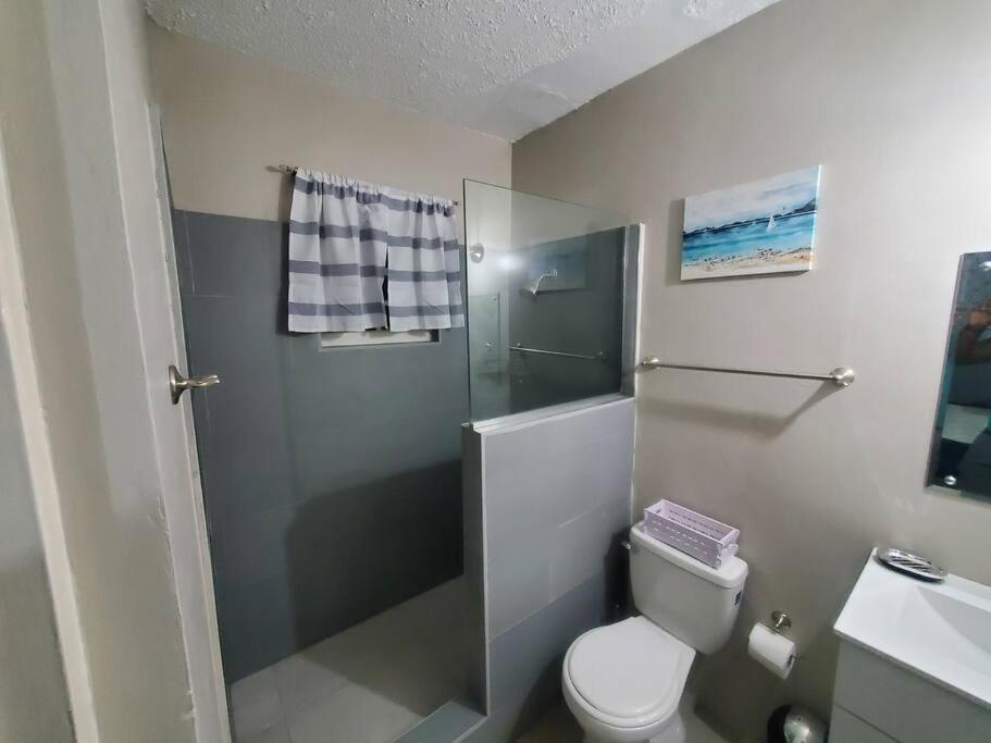 Modern Apartment At The Worthington Kingston Ngoại thất bức ảnh