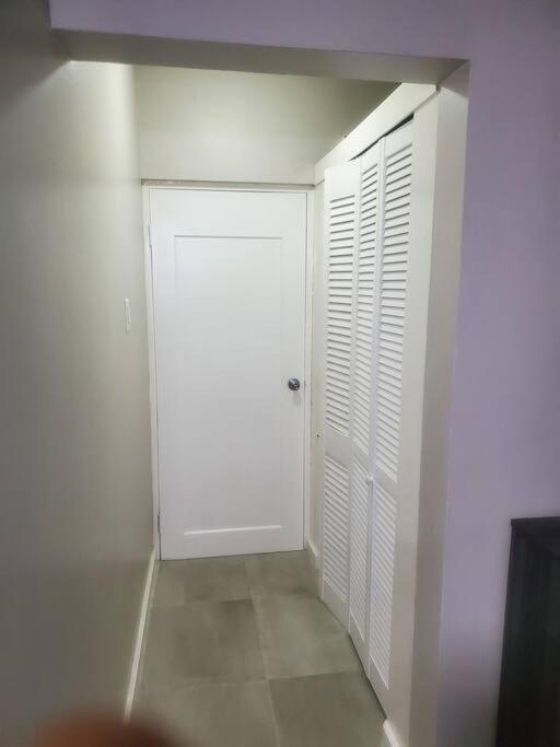 Modern Apartment At The Worthington Kingston Ngoại thất bức ảnh